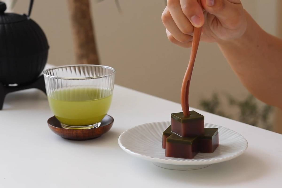 ilustrasi yokan matcha 