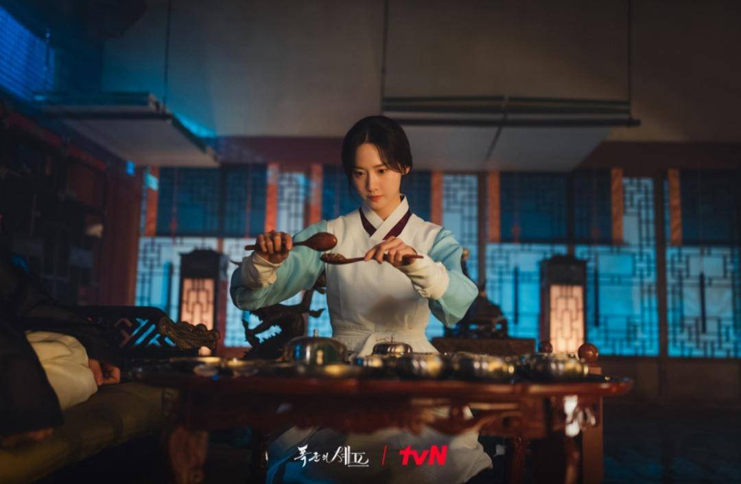 Cuplikan drakor Bon Appétit, Your Majesty (dok.tvN/Bon Appétit, Your Majesty)