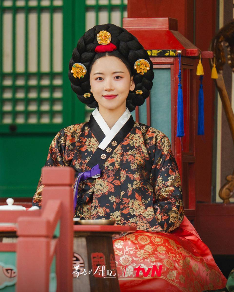 Still cut Bon Appetit, Your Majesty