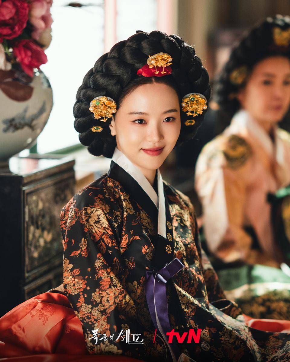Still cut Bon Appetit, Your Majesty