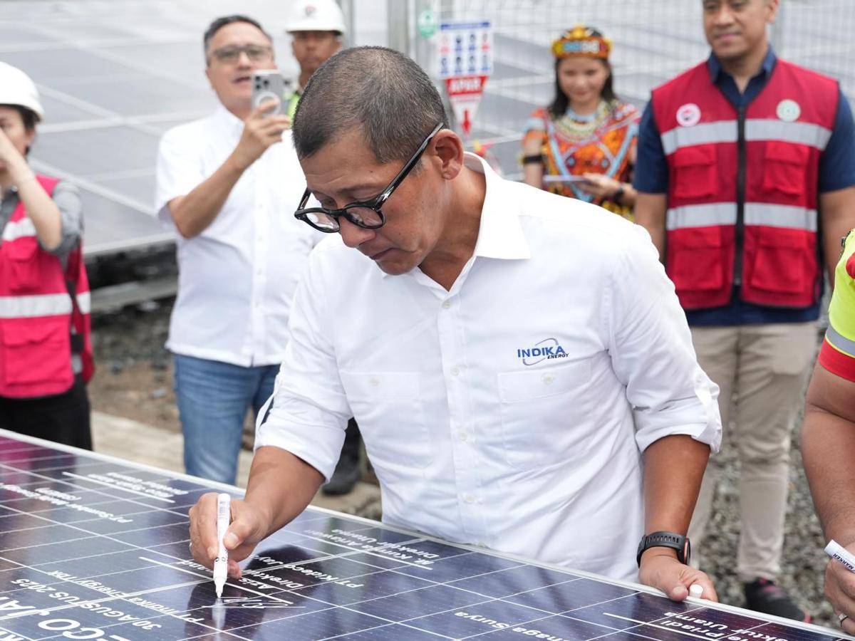 Pembangkit Listrik Tenaga Surya (PLTS) berkapasitas 360 kilowatt (kW) di Batu Kajang, Kabupaten Paser, Kalimantan Timur, resmi beroperasi.