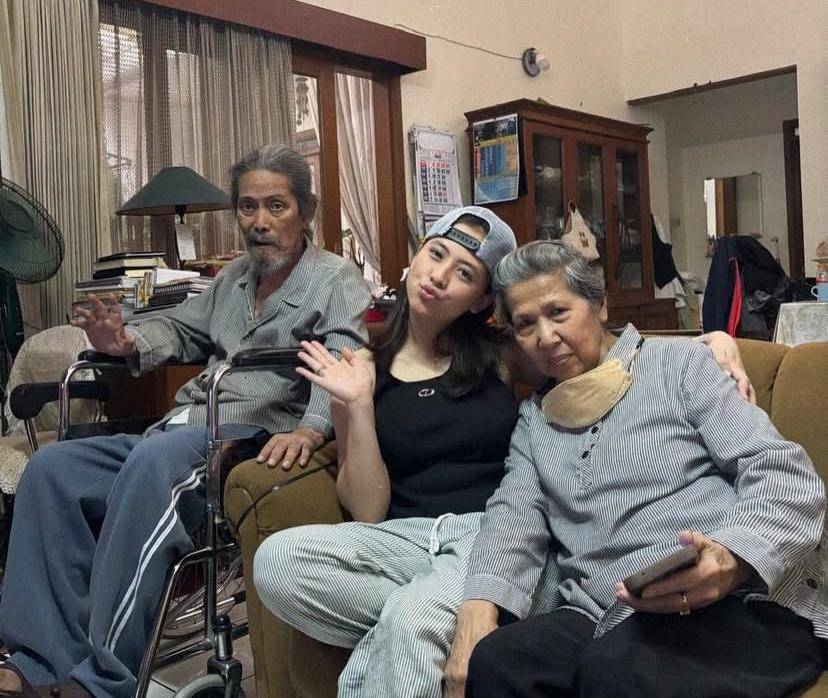 potret kenangan Adhisty Zara dan Acil Bimbo