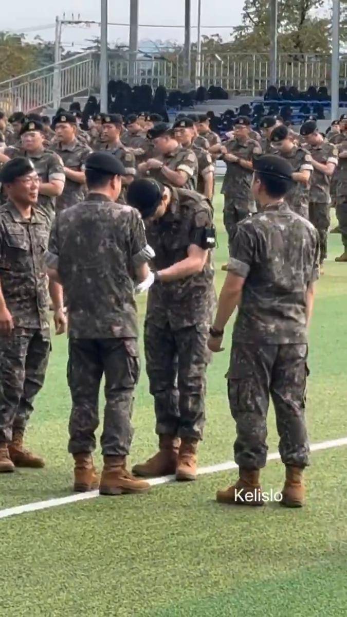 Cha Eun Woo jadi komandan upacara kelulusan pelatihan dasar