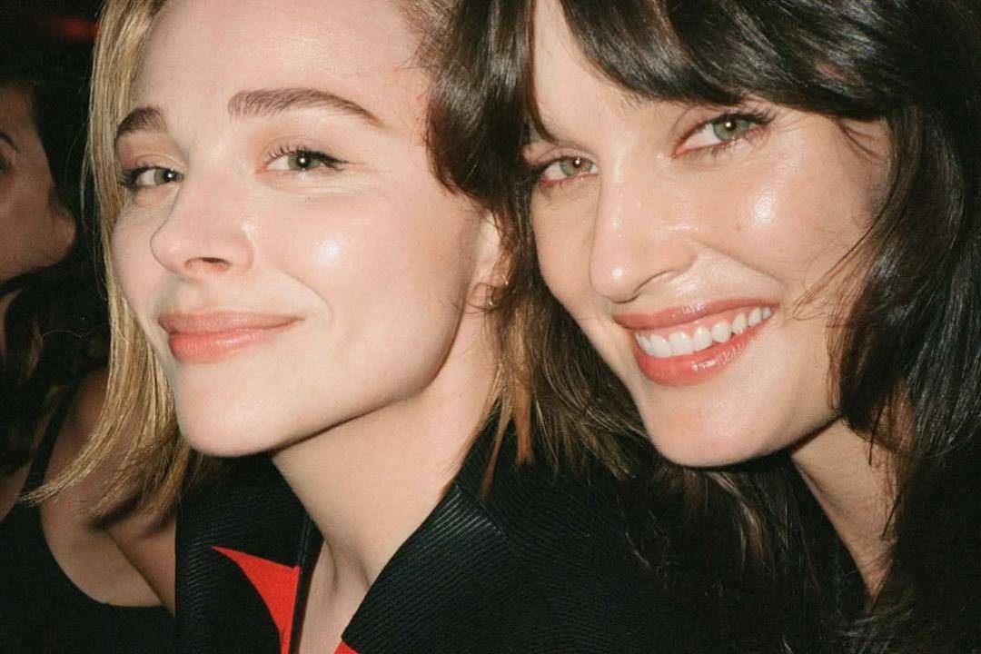 Chloë Grace Moretz dan Kate Harrison menikah