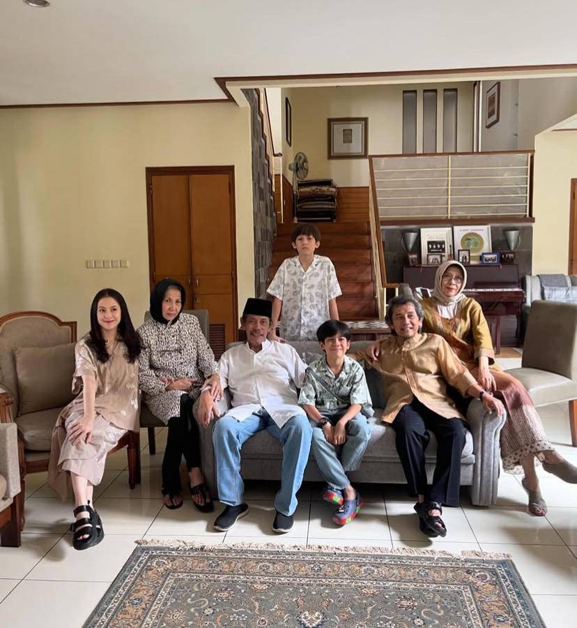 potret kenangan Adhisty Zara dan Acil Bimbo
