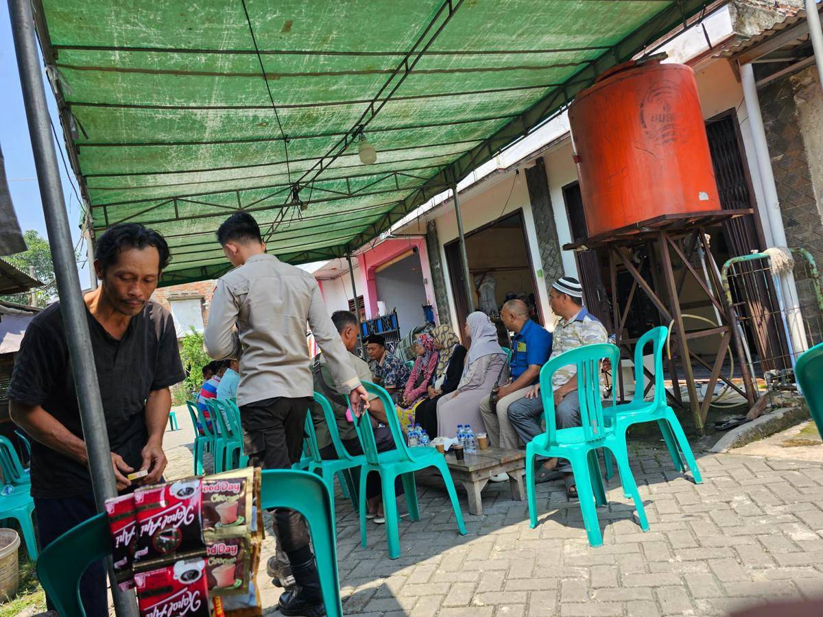 Suasana rumah duka Andika Lutfi Falah