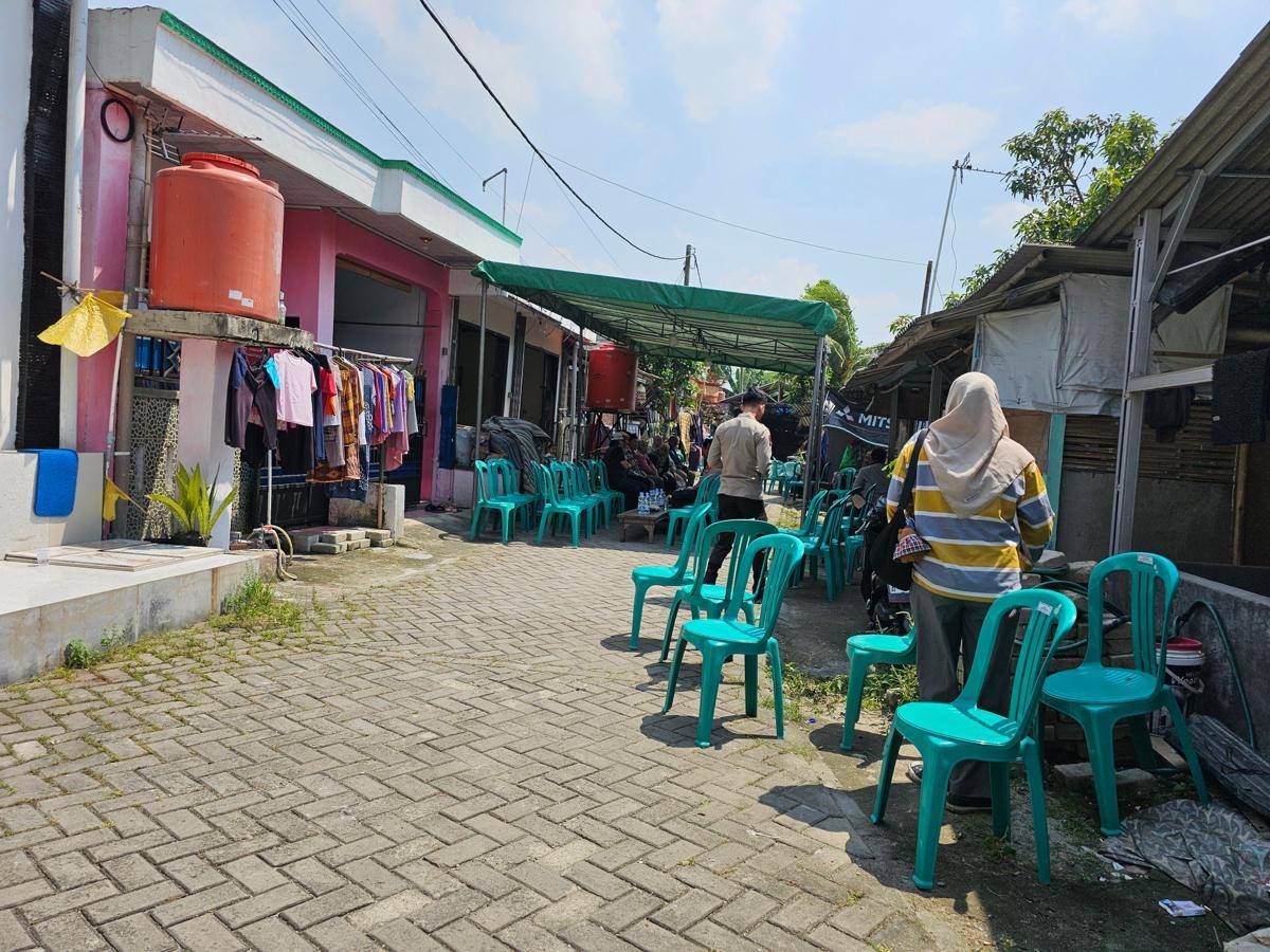 Suasana rumah duka Andika Lutfi Falah