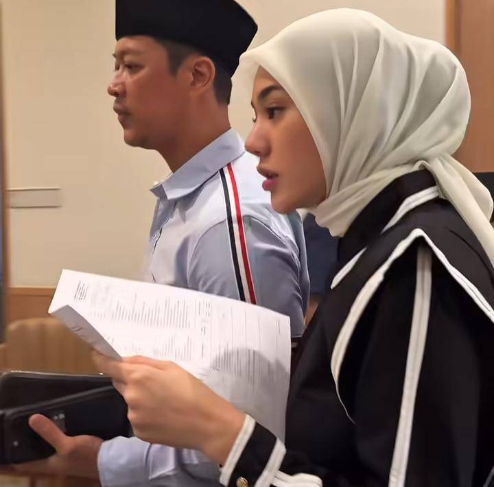 momen Clara Shinta lepas KB ditemani suami 