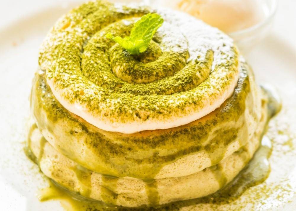 ilustrasi matcha cinnamon roll