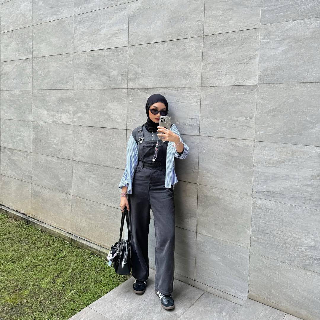 OOTD minimalis ke konser (instagram.com/adyaasyra)