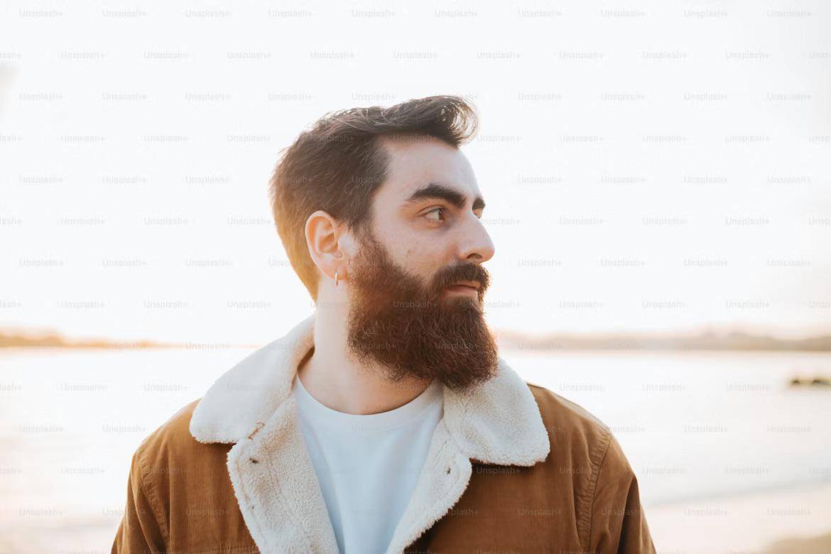 ilustrasi pria berjenggot (unsplash.com/A. C)
