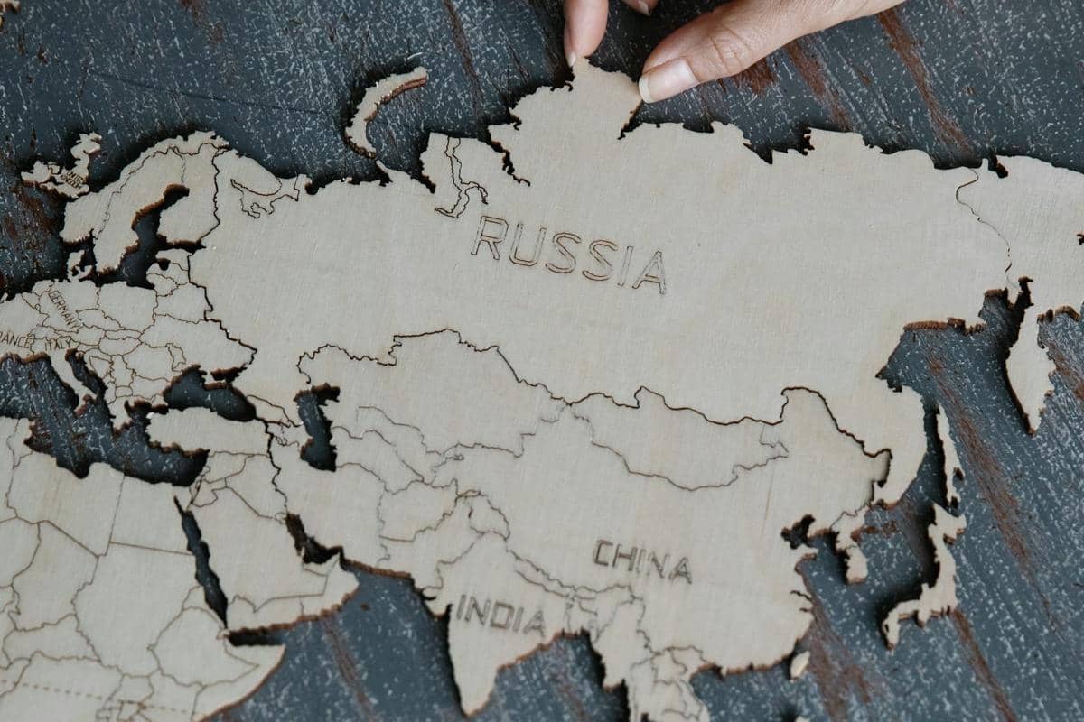 ilustrasi peta Rusia, China, dan India (pexels.com/Lara Jamesson)