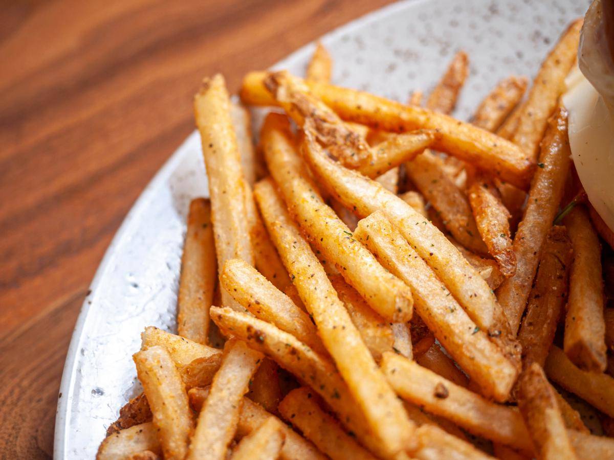 ilustrasi kentang goreng (unsplash.com/Jay)