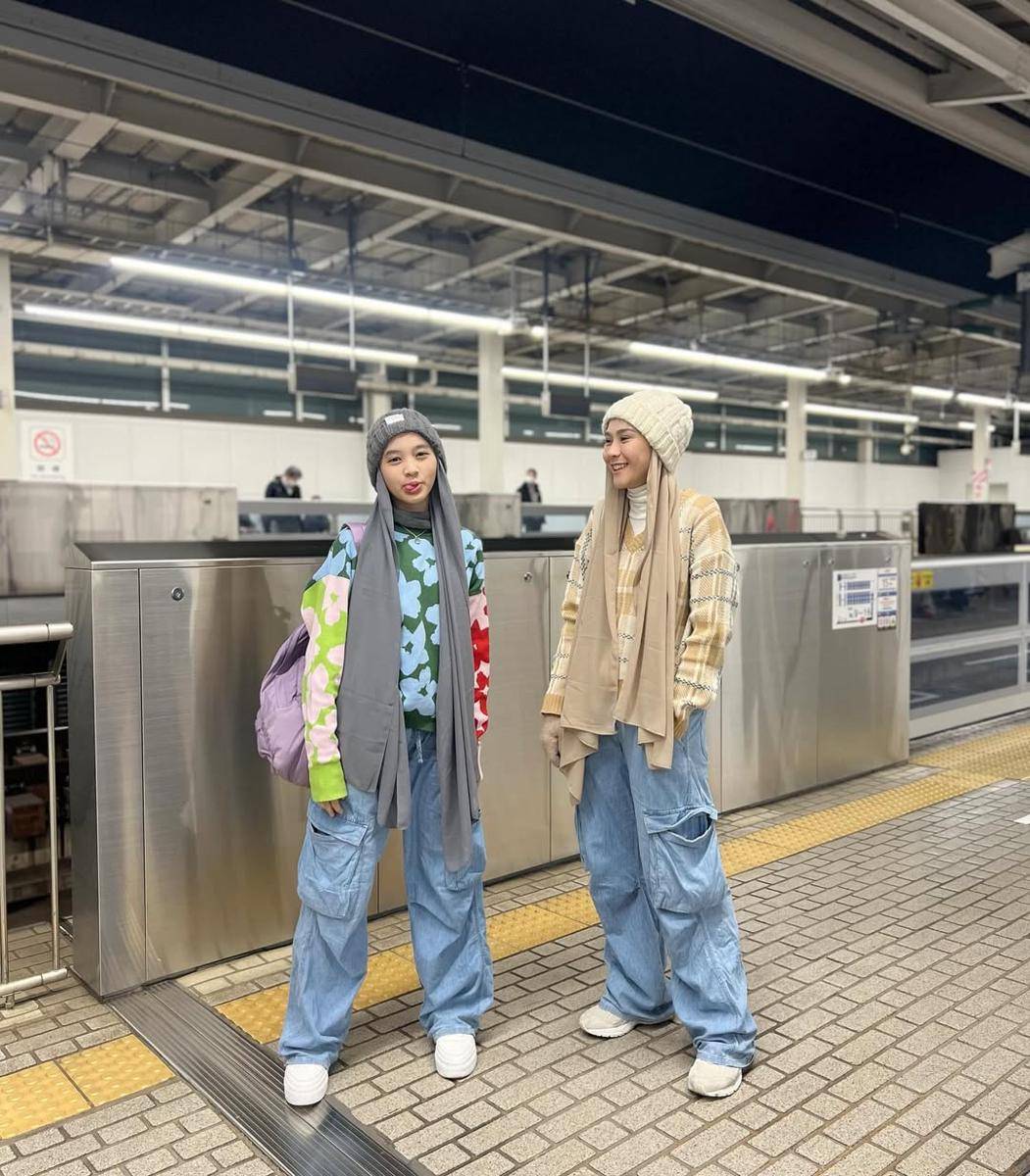 Outfit santai ala Zaskia Adya Mecca