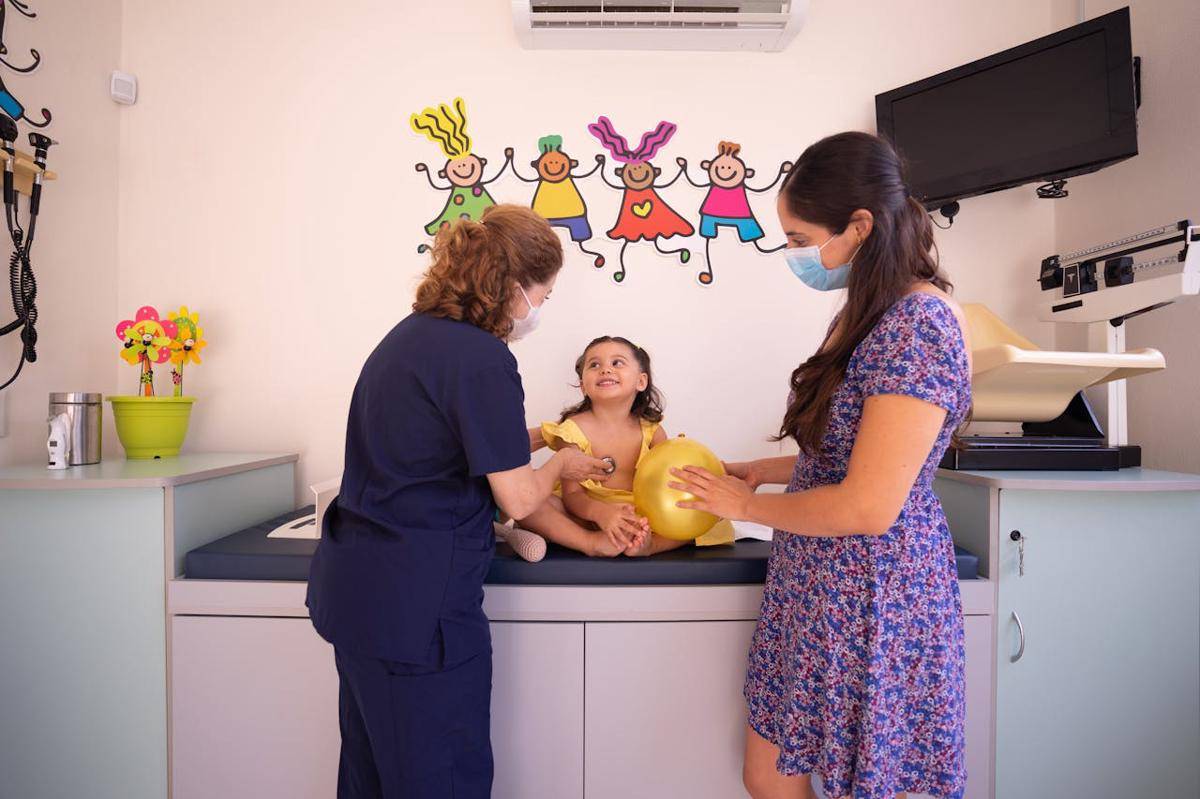 ilustrasi dokter anak (pexels.com/Los Muertos Crew)