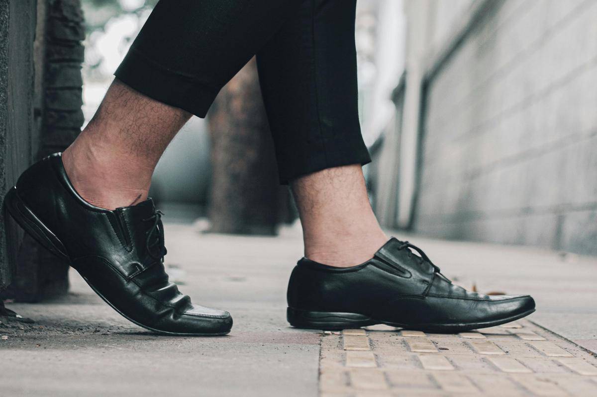 ilustrasi sepatu loafers (pexels.com/Reynaldo Yodia) 