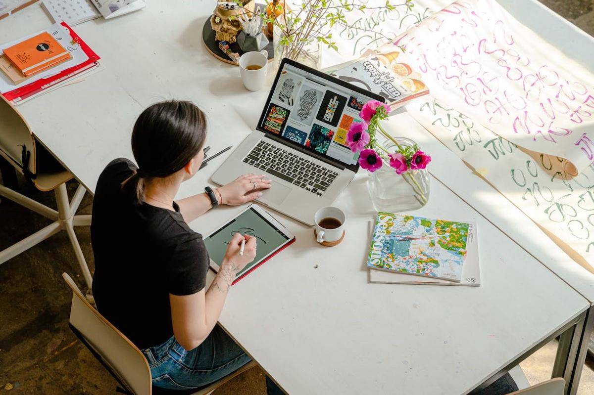 Metode reverse thinking, solusi kreatif dari masalah yang sulit. (Pexels/Antoni Shkraba Studio)