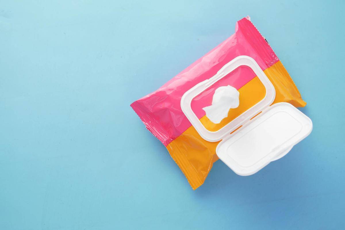ilustrasi makeup remover wipes (pexels.com/Towfiqu barbhuiya)