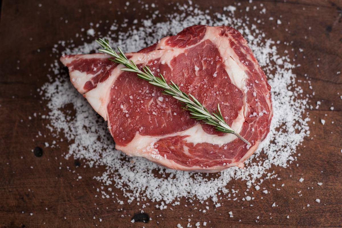 ilustrasi daging yang dibaluri baking soda 