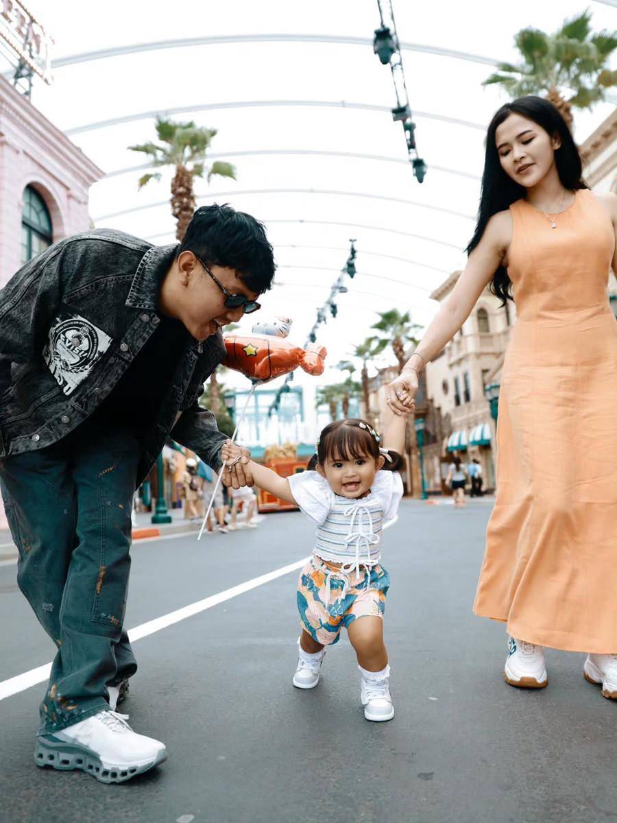 potret keluarga Denny Caknan