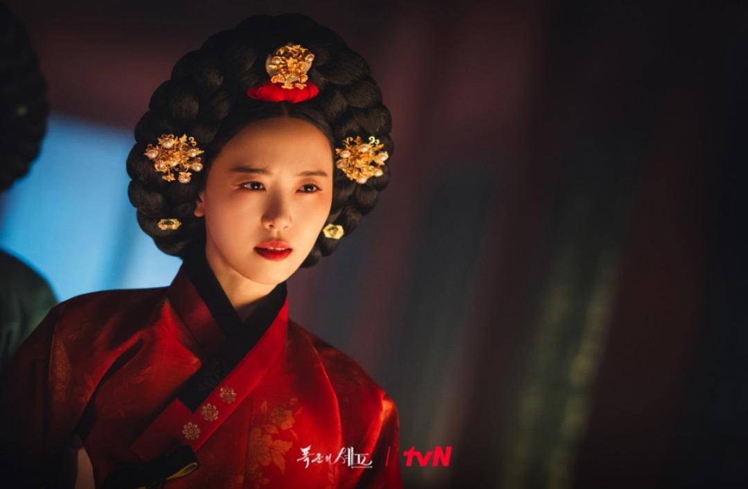 Cuplikan drakor Bon Appétit, Your Majesty