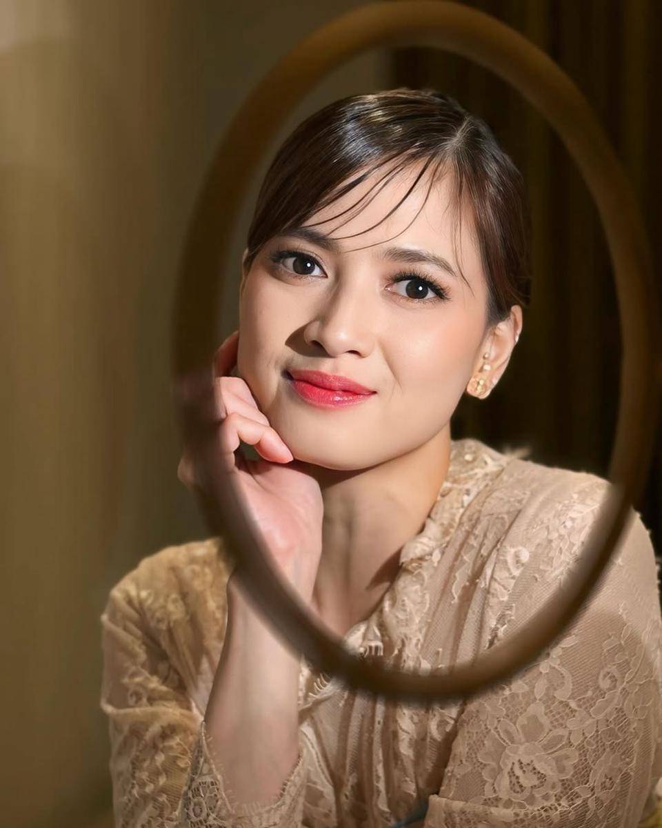 Inspirasi makeup ala Chika Jessica (instagram.com/chikajessica88)