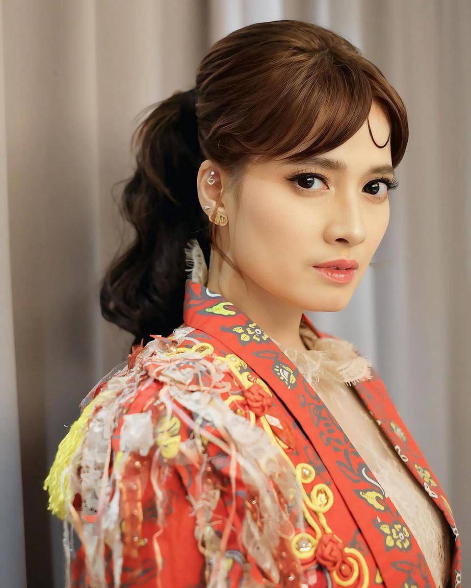 Inspirasi makeup ala Chika Jessica (instagram.com/chikajessica88)
