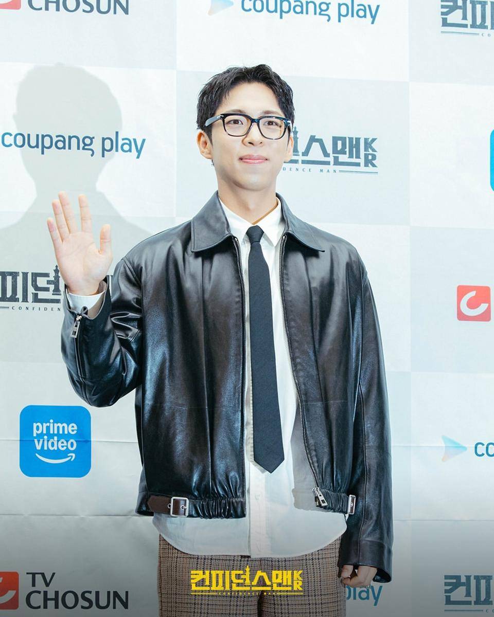 konferensi pers Confidence Queen