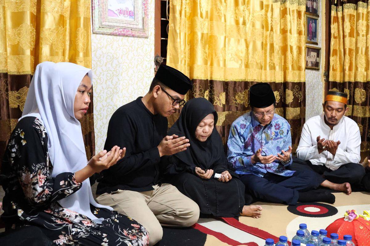 antarafoto-menteri-agama-temui-keluarga-korban-kericuhan-di-makassar-1756888285 (1).jpg