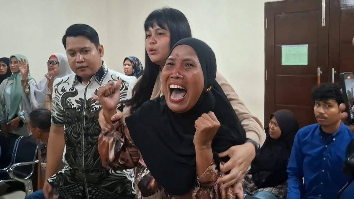 Ibu dari wanita hamil korban pembunuhan di Gowa tak terima pelaku hanya dijatuhi hukuman penjara 20 tahun penjara. (IDN Times/Darsil Yahya)