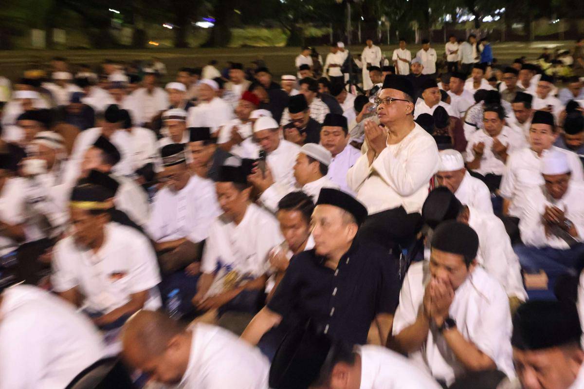 antarafoto-doa-bersama-untuk-makassar-aman-dan-damai-1756888862 (1).jpg
