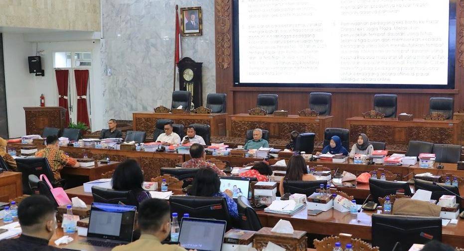 Ilustrasi aktivitas anggota DPRD Kota Semarang - 10.jpg