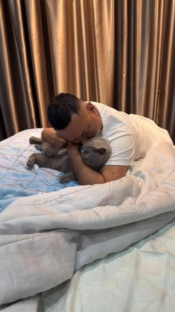 kenangan keluarga Uya Kuya dan kucing peliharaan