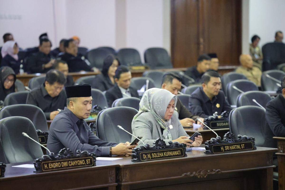 Ilustrasi aktivitas anggota DPRD Jateng - 10.jpg