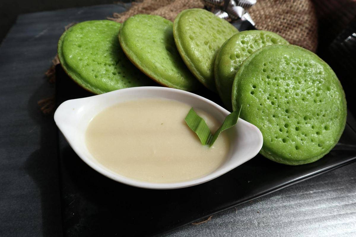 Serabi pandan kuah kinca gula merah