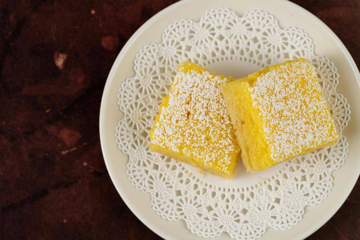 ilustrasi lemon bars