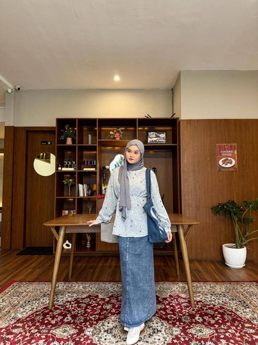 potret inspirasi look hijab santai ala Zillensa (instagram.com/zillensa)