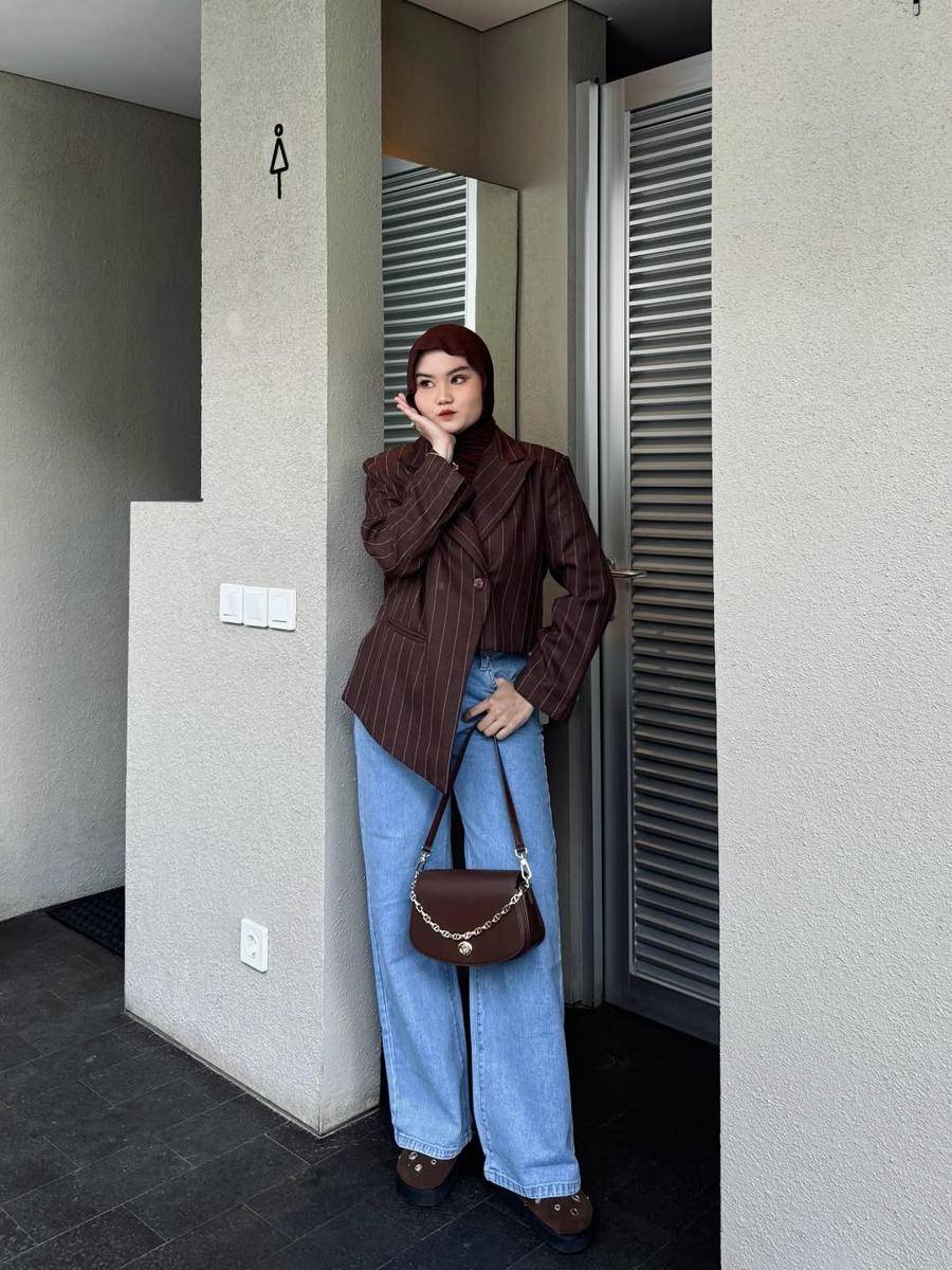 potret inspirasi look hijab santai ala Zillensa (instagram.com/zillensa)