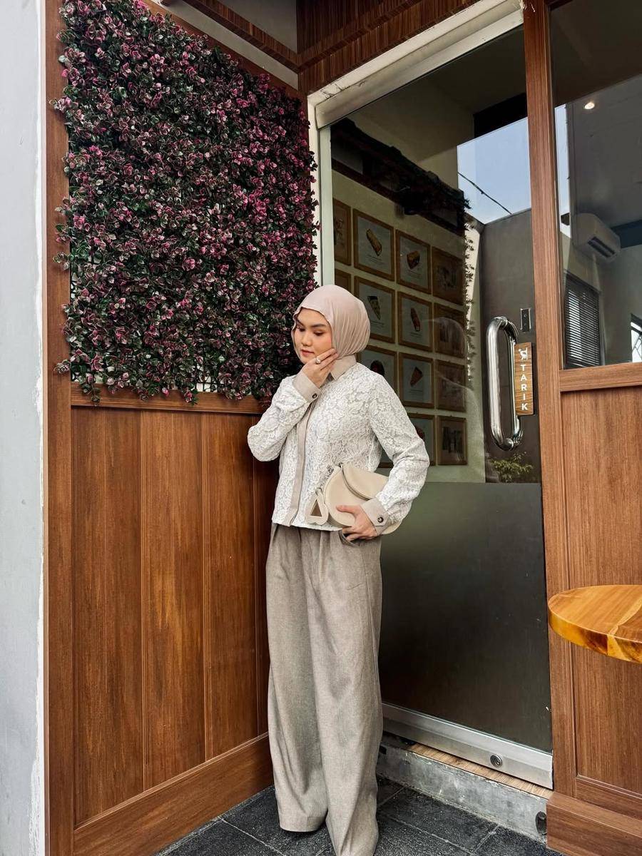 potret inspirasi look hijab santai ala Zillensa (instagram.com/zillensa)