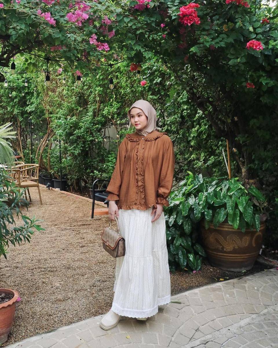 potret inspirasi look hijab santai ala Zillensa (instagram.com/zillensa)