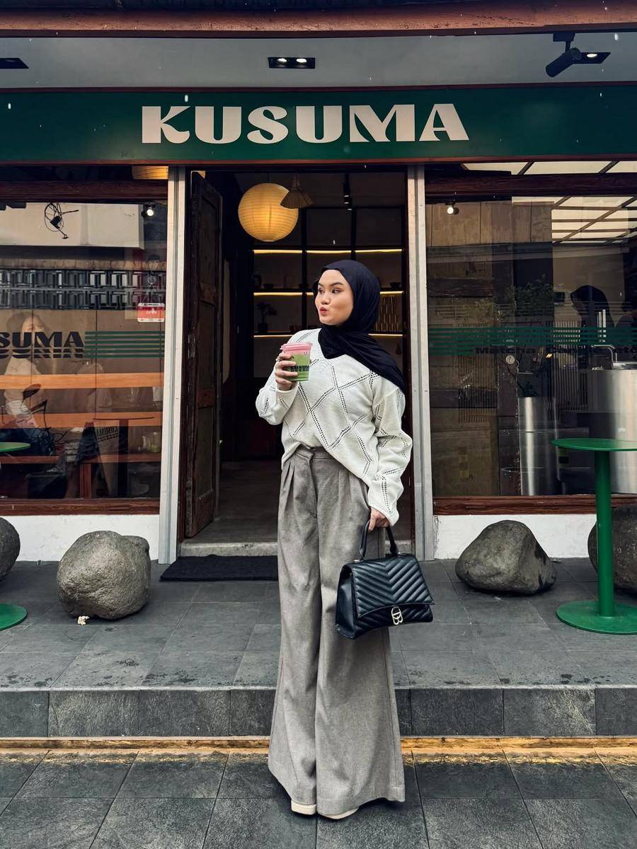 potret inspirasi look hijab santai ala Zillensa (instagram.com/zillensa)