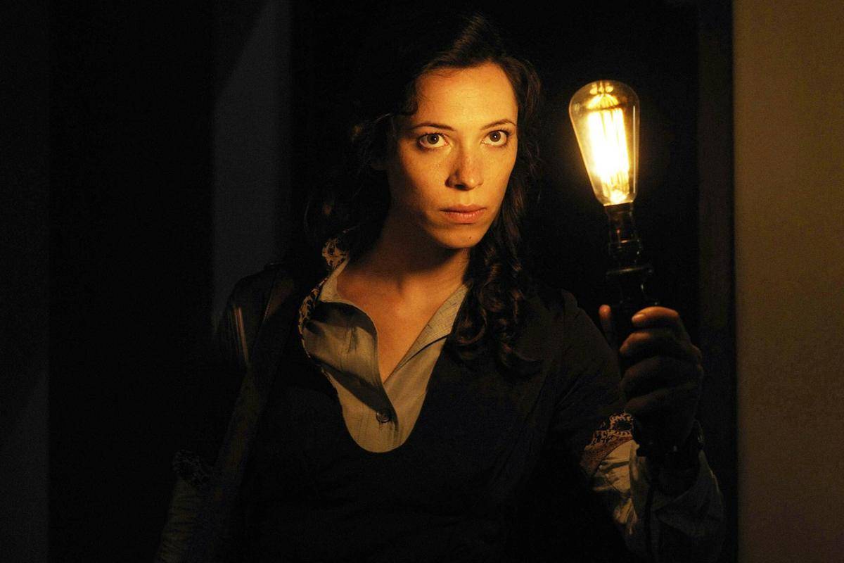 adegan dalam film The Awakening