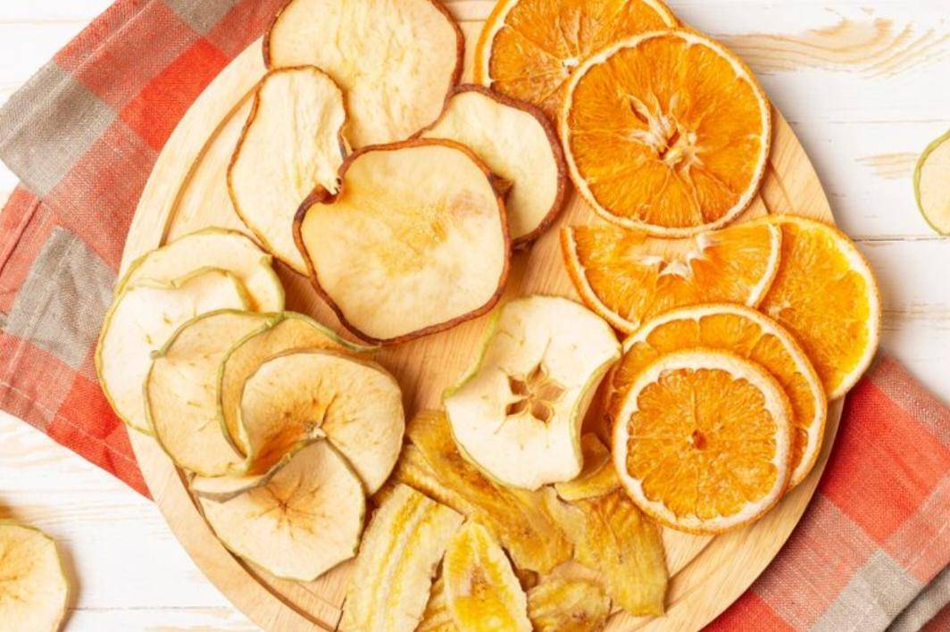 Keripik Buah (freepik.com/freepik) 
