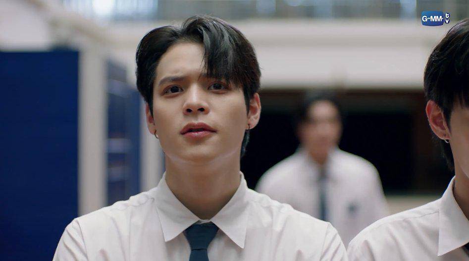 cuplikan adegan karakter Benz di The Dark Dice