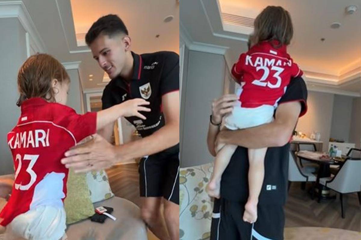 Kamari pakai Jersey Timnas