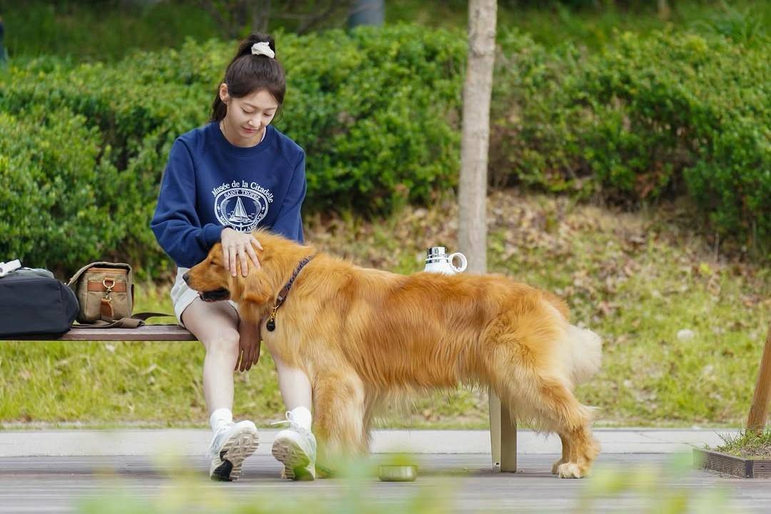 Kang Yeo Reum (Gong Seung Yeon) dan Genie di drama Korea My Lovely Journey