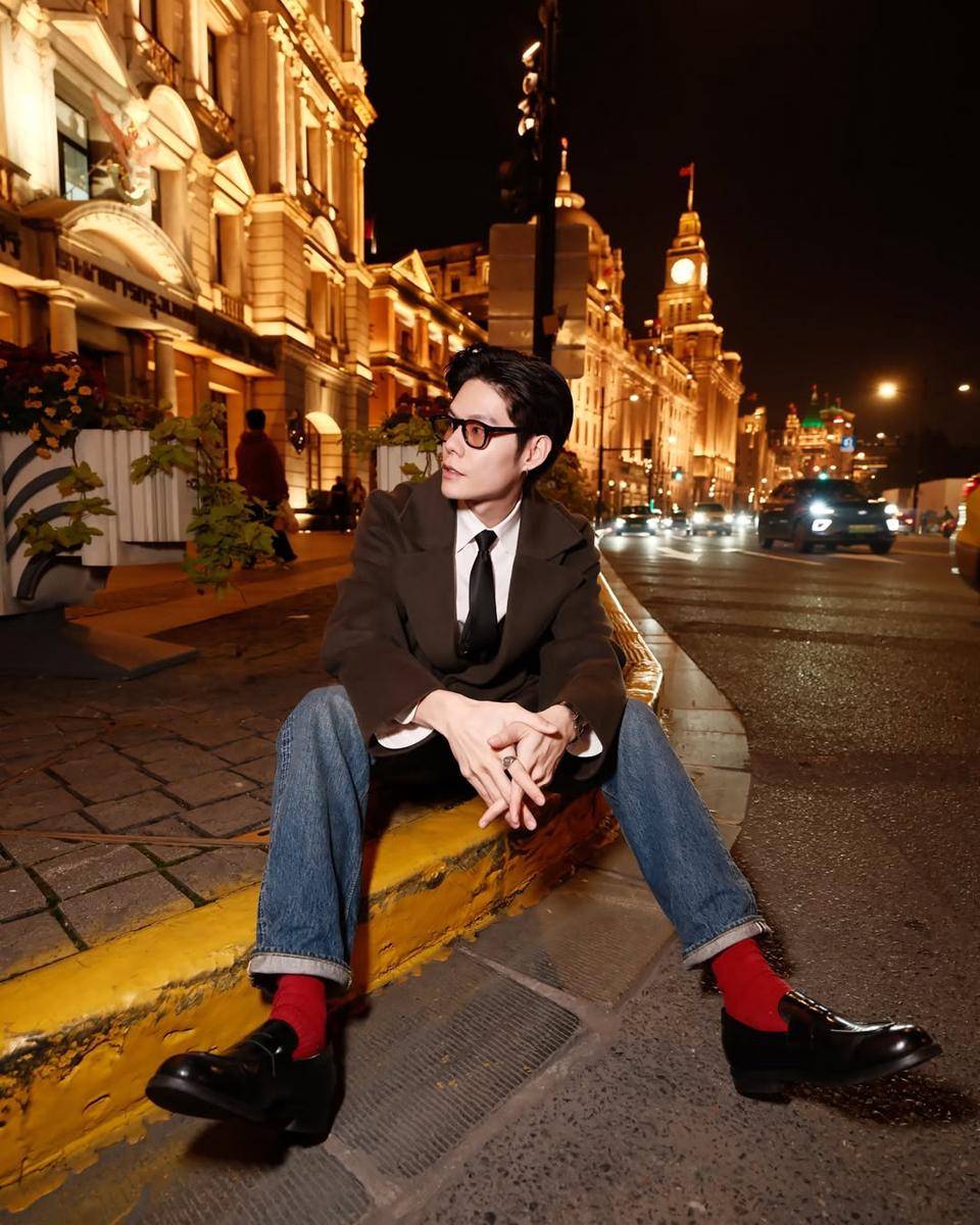 Gaya Preppy Nodt Nutthasid (instagram.com/nodted)
