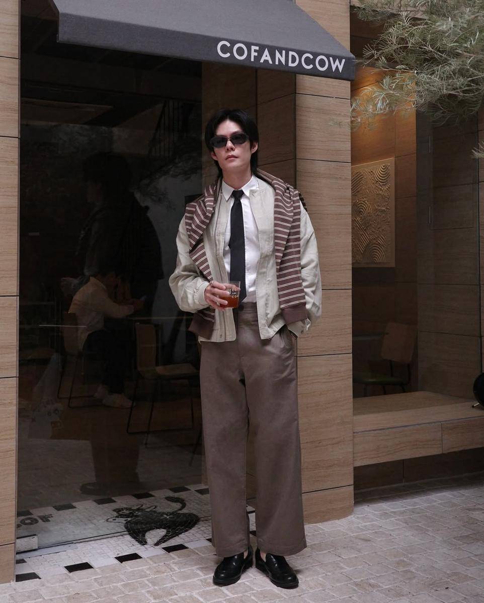 Gaya Preppy Nodt Nutthasid (instagram.com/nodted)
