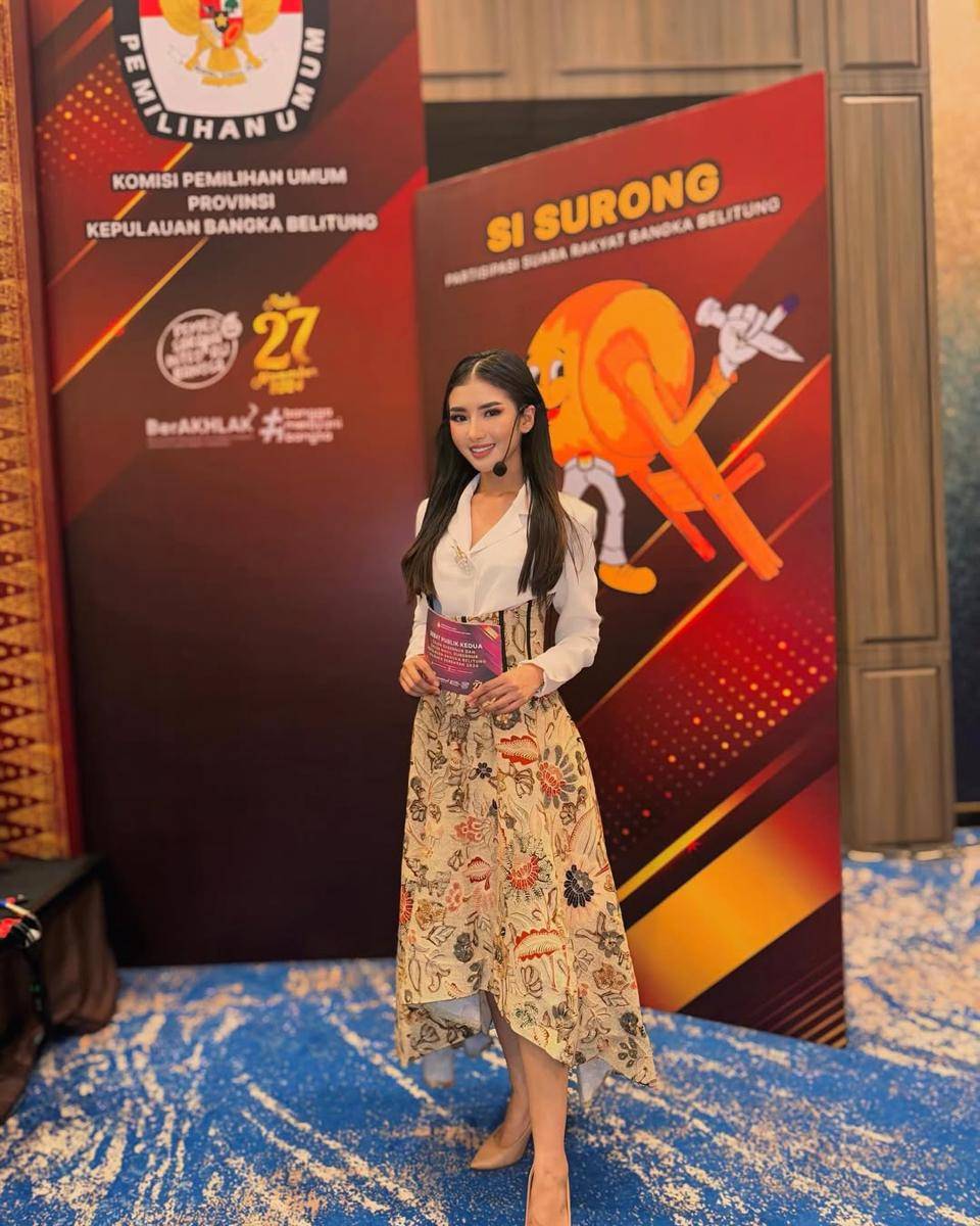 outfit formal untuk public speaker (instagram.com/babykristami)