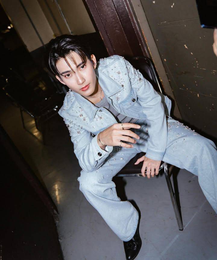 outfit denim on denim ala First Chalongrat (instagram.com/first_fh)
